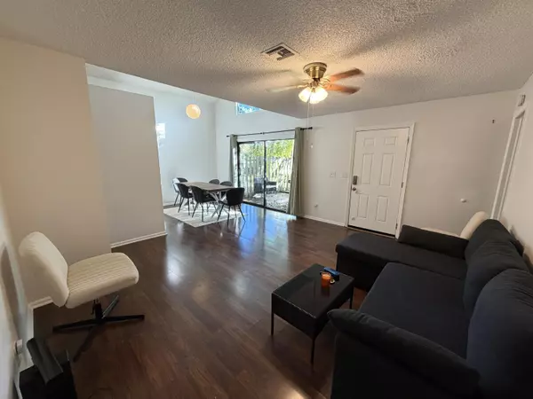 Vero Beach, FL 32960,1584 39th AVE A2