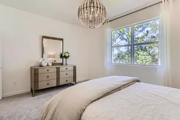 Port Saint Lucie, FL 34984,820 SE Grovebush LN