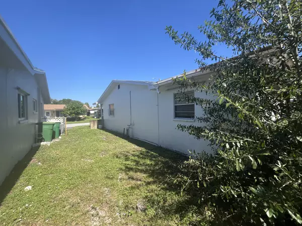 Tamarac, FL 33319,4626 NW 44th ST