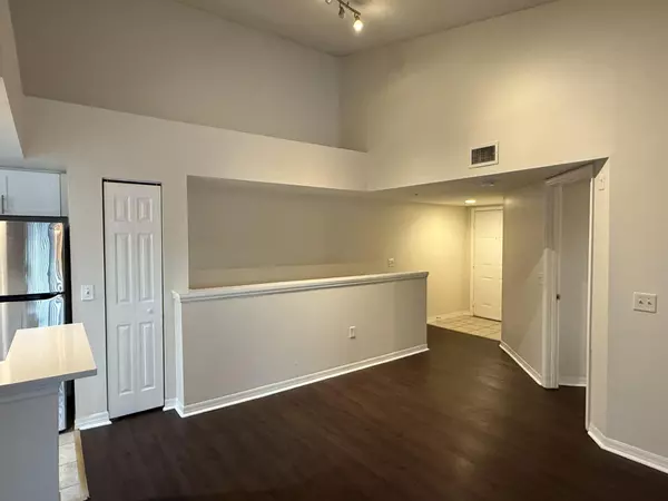 West Palm Beach, FL 33417,4179 N Haverhill RD 603