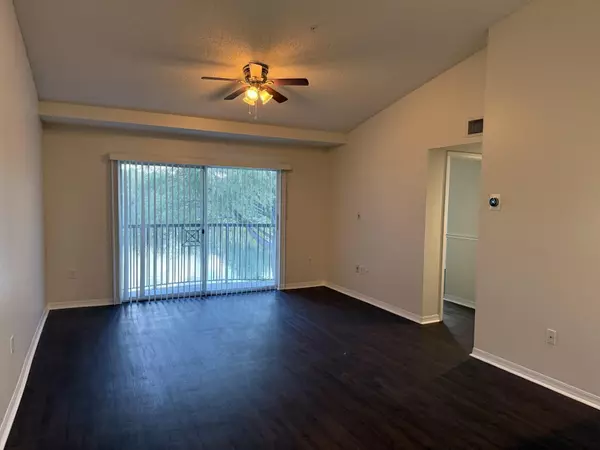 West Palm Beach, FL 33417,4179 N Haverhill RD 603