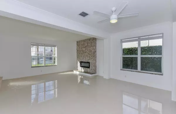 Palm Beach Gardens, FL 33410,204 Lone Pine DR