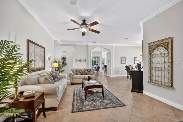 Royal Palm Beach, FL 33411,2054 Reston CIR