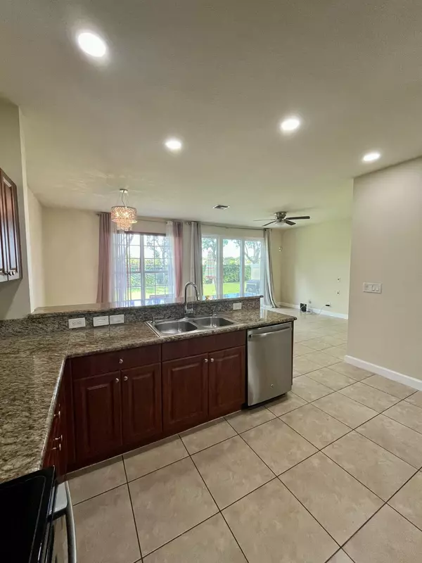 Oakland Park, FL 33309,3161 NW 33rd ST