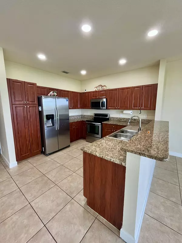 Oakland Park, FL 33309,3161 NW 33rd ST