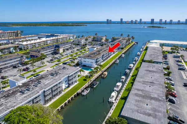 North Palm Beach, FL 33408,112 Doolen CT 302