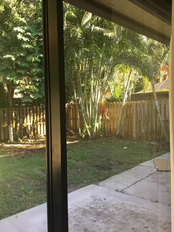 Palm Beach Gardens, FL 33410,1094 Raintree CT