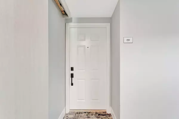 Boca Raton, FL 33487,800 Jeffery 202 ST 202