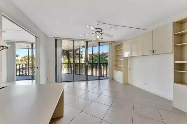 Boca Raton, FL 33487,800 Jeffery 202 ST 202