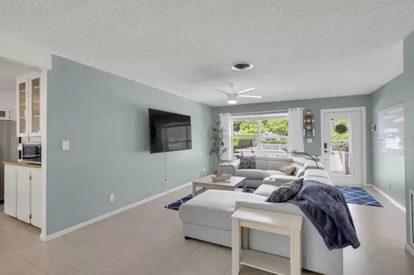 Lake Worth Beach, FL 33460,103 16th Avenue South