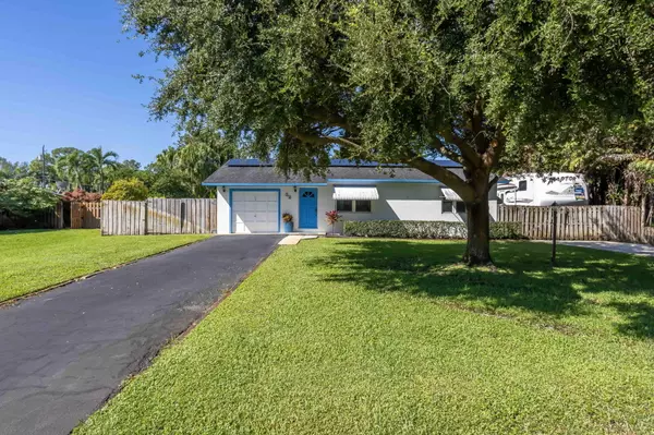 32 Dayton RD, Lake Worth, FL 33467