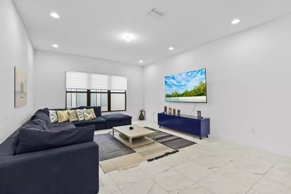 Boca Raton, FL 33496,17060 Teton River RD