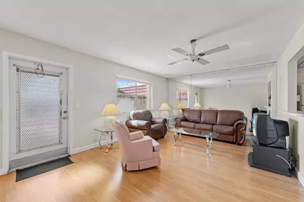 Delray Beach, FL 33446,43 Saxony A