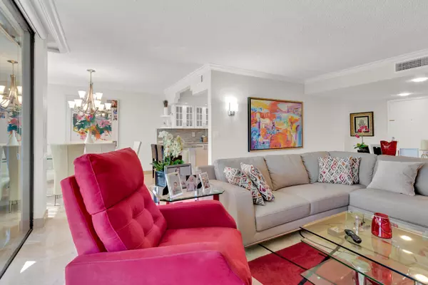 Boca Raton, FL 33487,799 Jeffery ST 4070