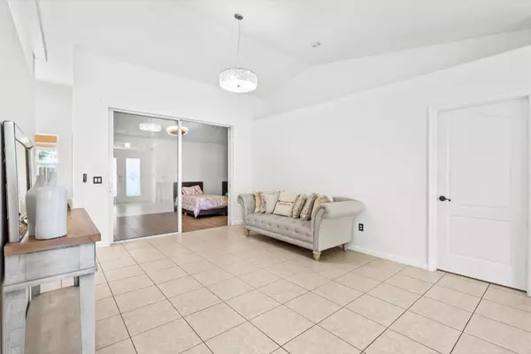 Port Saint Lucie, FL 34953,766 SW Mccullough AVE