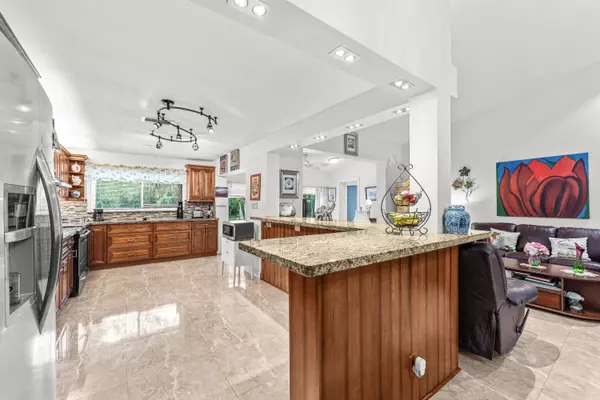 Lake Worth, FL 33467,6989 Quince LN