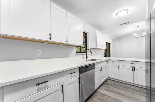 Loxahatchee, FL 33470,13522 N 68th ST