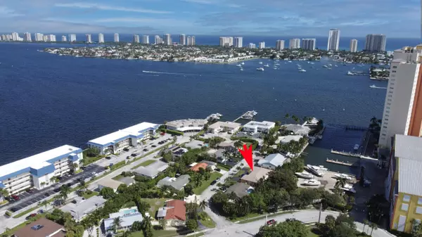 Riviera Beach, FL 33404,310 Wilma CIR