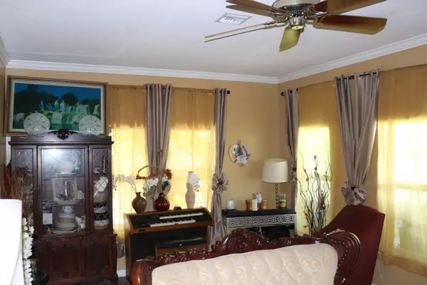 West Palm Beach, FL 33401,1004 14th ST