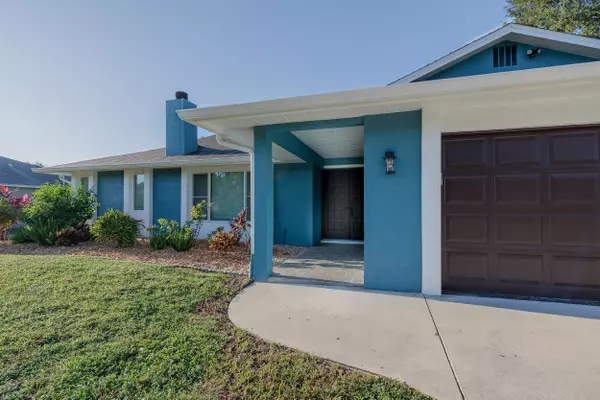 Port Saint Lucie, FL 34983,842 SE Streamlet AVE