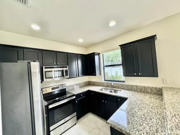 Hialeah, FL 33018,3317 W 90th ST