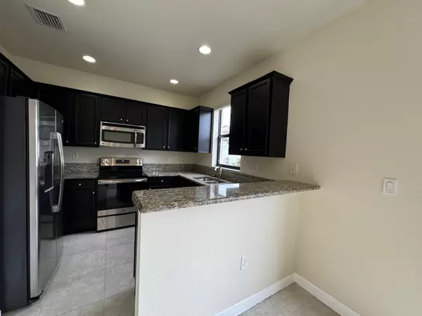 Hialeah, FL 33018,3317 W 90th ST