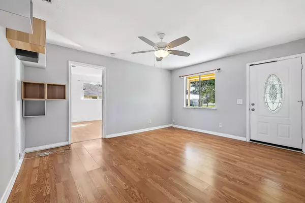 Jupiter, FL 33458,6833 2nd ST