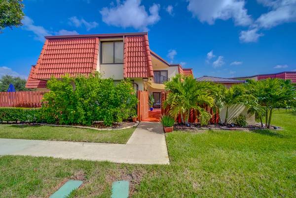 3914 Victoria DR, West Palm Beach, FL 33406