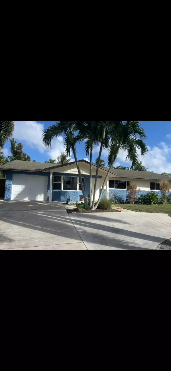 2630 SW 5th ST, Boynton Beach, FL 33435
