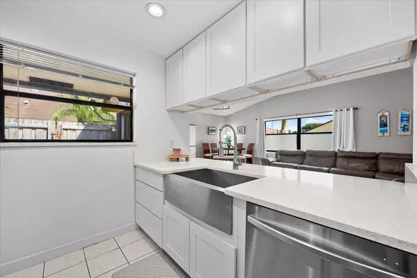 442 Springdale CIR, Palm Springs, FL 33461