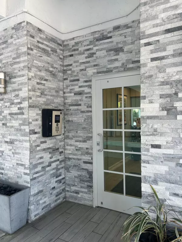 720 Bayshore DR 201, Fort Lauderdale, FL 33304