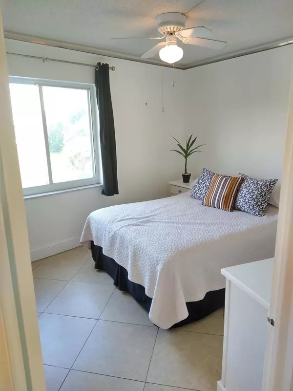 Fort Lauderdale, FL 33304,720 Bayshore DR 201