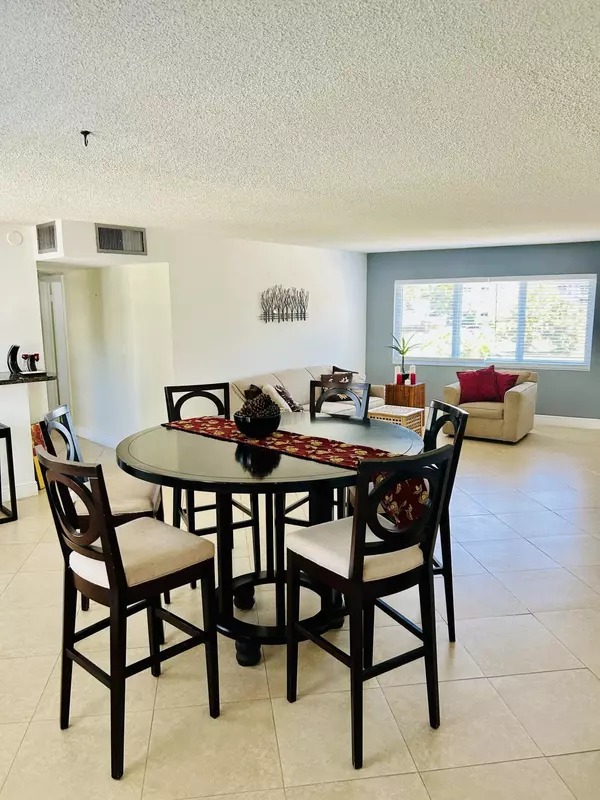 Fort Lauderdale, FL 33304,720 Bayshore DR 201