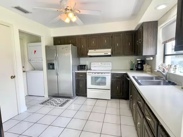 Boynton Beach, FL 33436,4961 Dovewood RD B