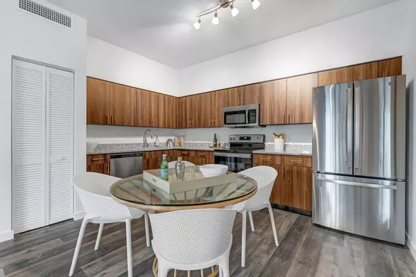 4250 Lakewood RD 101, Palm Springs, FL 33461