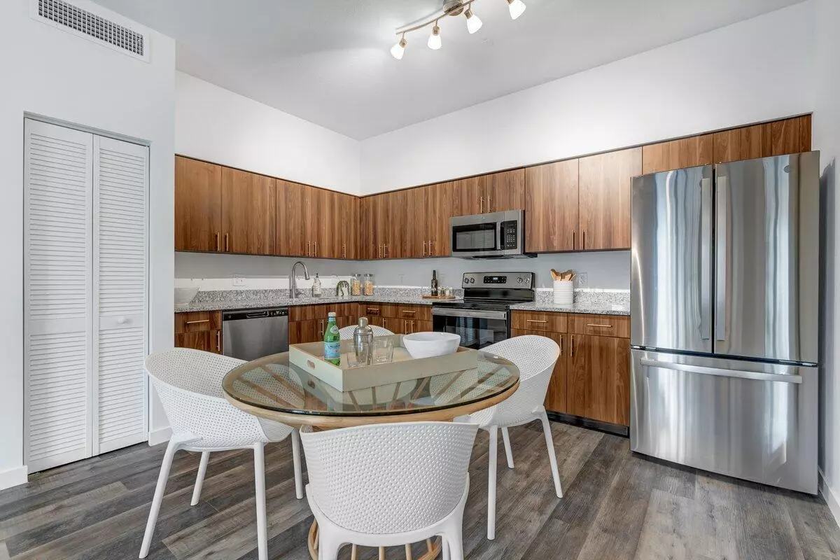 Palm Springs, FL 33461,4250 Lakewood RD 101