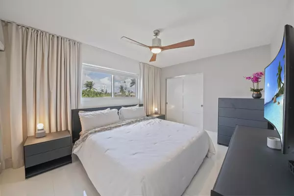 Hallandale Beach, FL 33009,900 Atlantic Shores BLVD 202