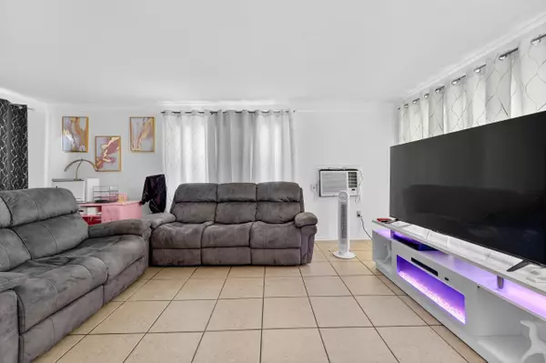 Okeechobee, FL 34972,2656 NW 5th ST