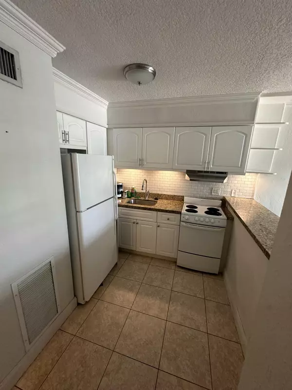 Wilton Manors, FL 33305,2124 NE 5th AVE 109