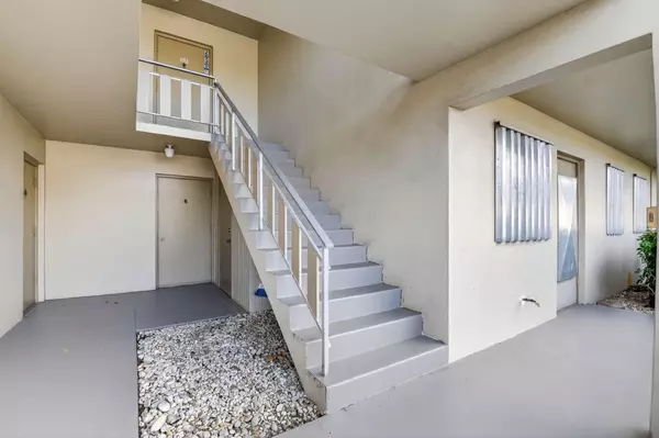 Boynton Beach, FL 33435,312 NE 17th AVE 203