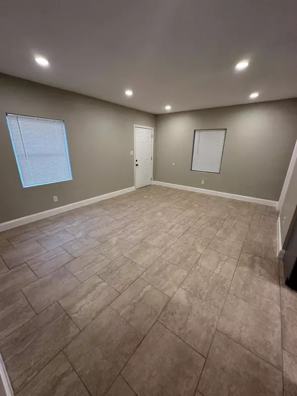 Fort Pierce, FL 34950,106 S 20th ST