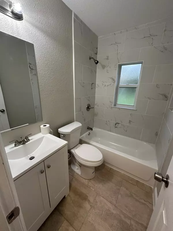 Fort Pierce, FL 34950,106 S 20th ST