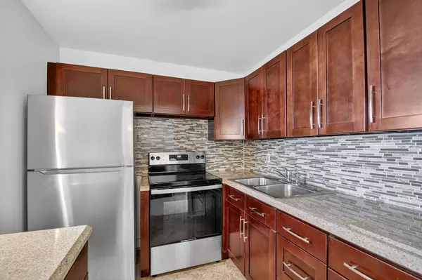 Boynton Beach, FL 33435,560 W Horizons 210