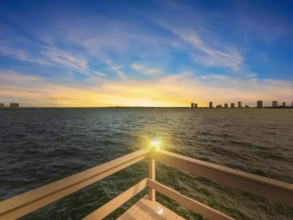 North Palm Beach, FL 33408,101 Doolen CT 201