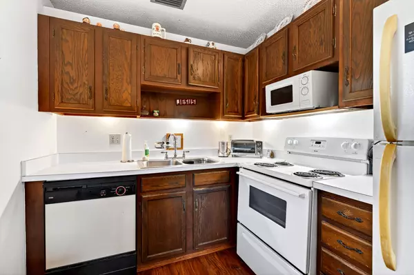 Vero Beach, FL 32962,108 Spring Lake CT 203