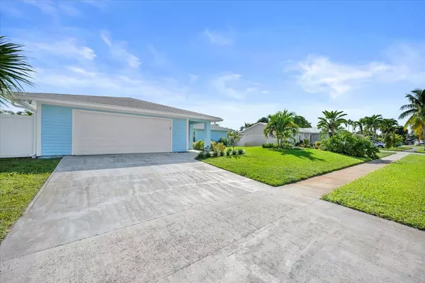 Royal Palm Beach, FL 33411,110 Madrid ST