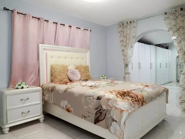 Lake Worth Beach, FL 33461,352 Greenbrier DR