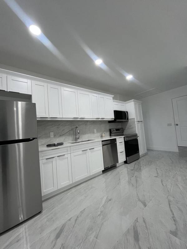 4588b Old Okeechobee Blvd, West Palm Beach, FL 33417