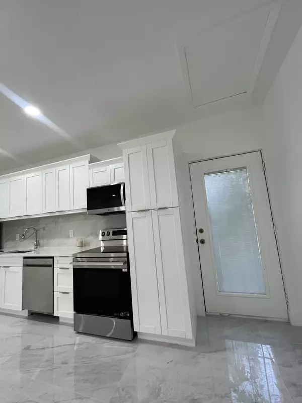 West Palm Beach, FL 33417,4588b Old Okeechobee Blvd