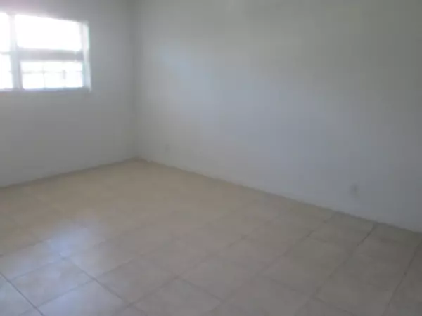 Tequesta, FL 33469,405 N Cypress DR 5